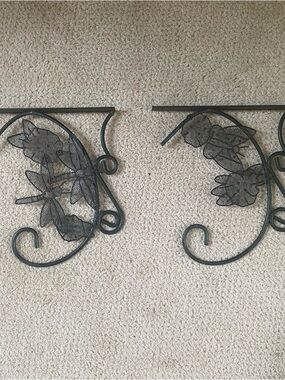 Set of 2 Metal Hanging Basket Wall Brackets Butterfly Flower Garden Planter Hook